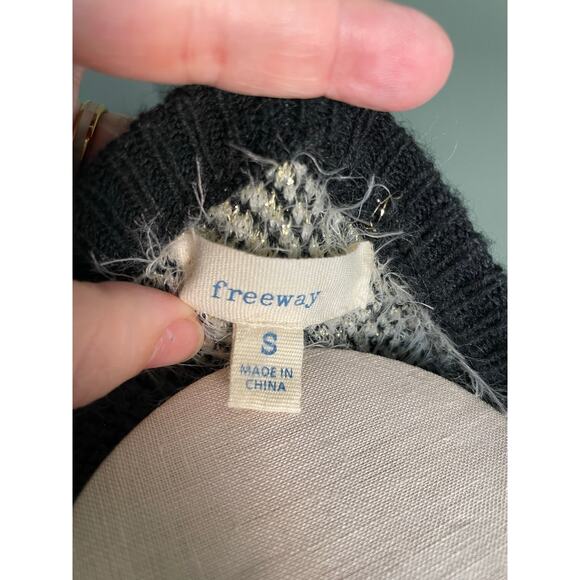 Freeway Anthro Women's Black Cream Gold Soft Fuzzy Sweater. Size Sm. EUC. - Picture 3 of 6